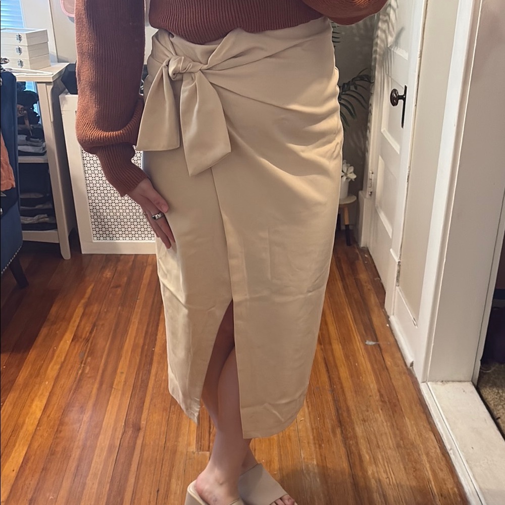 🤍 Zara Beige Midi